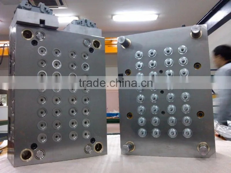 Automatic injection blow mould machine for cap
