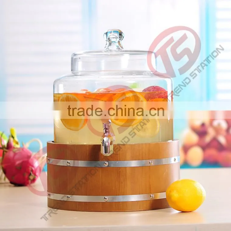 Glass beverage dispenser, glass drink dispenser with tap