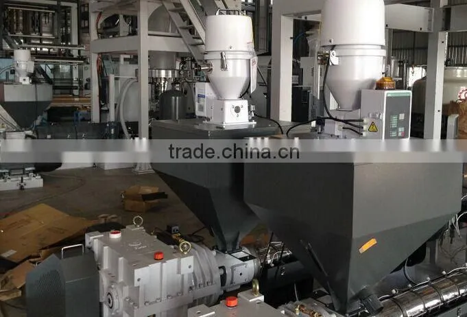 Plastic automatic suction machine