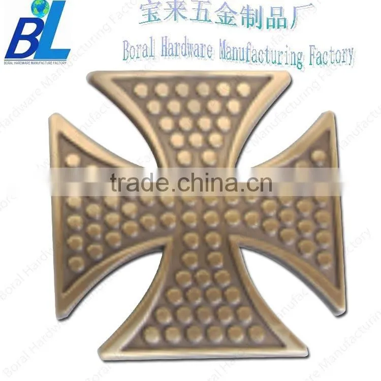 Die casted metal cross shaped belt buckles