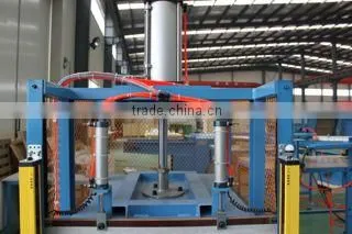 Pillow compressing and sealing packing machine