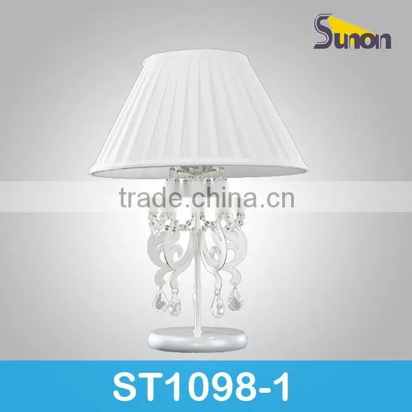 New European style wrought iron decorative bedroom crystal table lamp