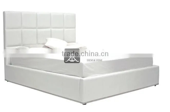 BE-129 Superior Room White Bed