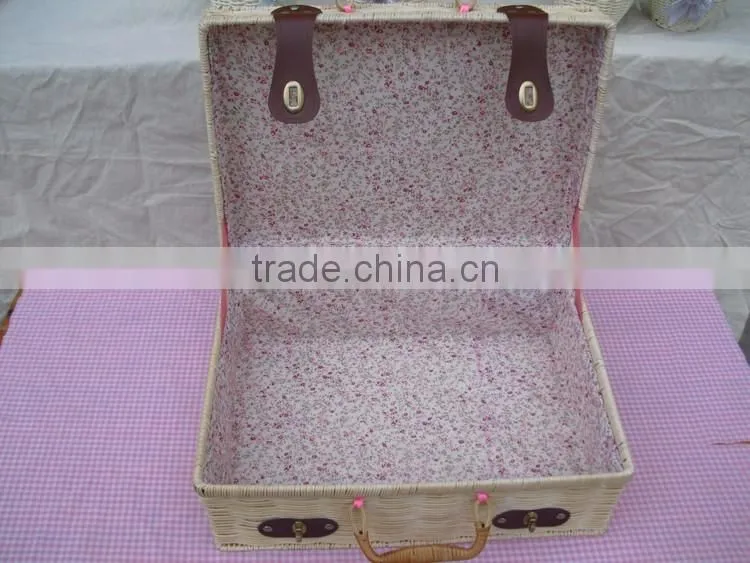 Delicate rattan weaving clothes storage bin