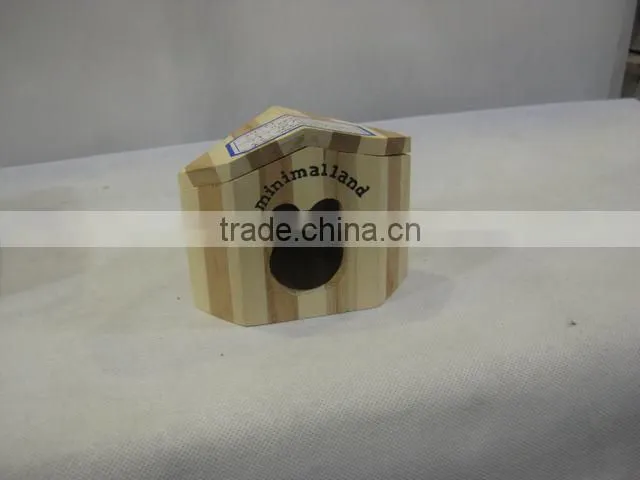 simple design and elegant wooden box