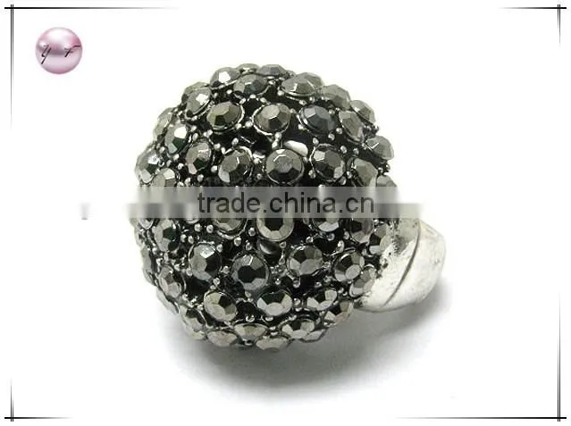 Crystal stud dome stretch ring