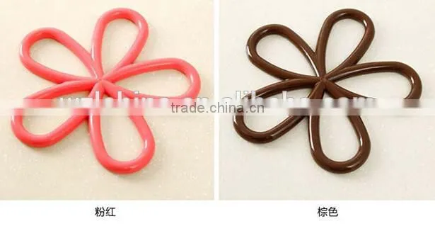 wholesale high quality plum-shaped anti-slip mat hot pot table PVC insulated soft pvc coaster