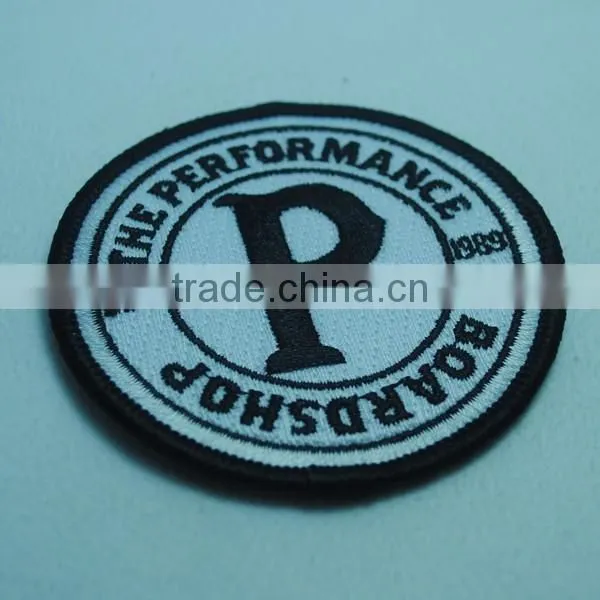 2016 Custom high quality embroidery patches badges