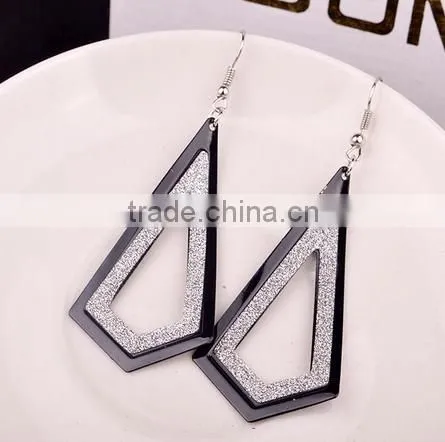 Latest design hot sale simple hollow irregular figure brass gold plated earring jewelry