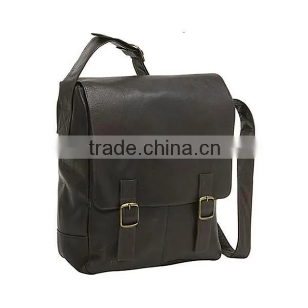 The most popular Wholesale new design mens messenger bag,leather messenger bag