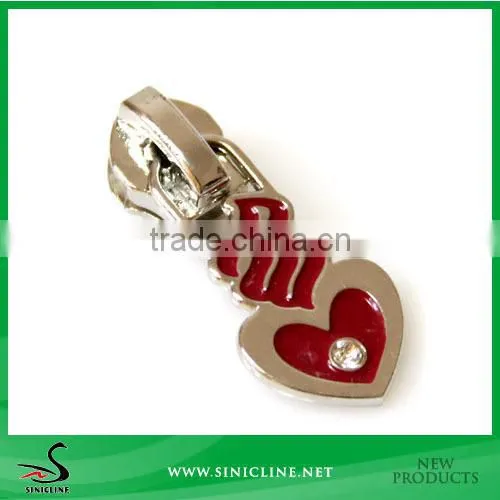 Sinicline Customized Design in Heart Sharp Metal Zipper Puller for Woman Bag