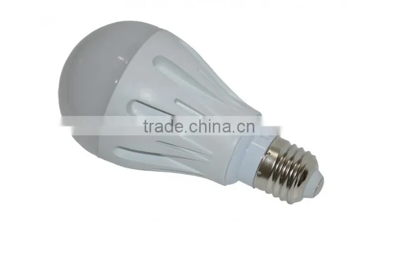 7watts Die Casting Painted White Elegant Appearance 5730SMD Led Bulb E27