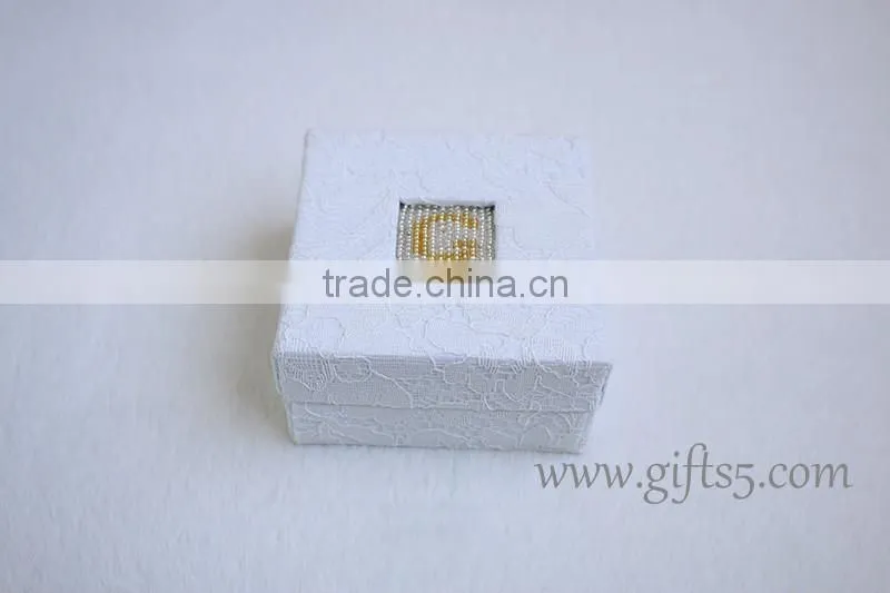 2016 High quality Elegant wedding ring jewelry box with beaded name plate of G
