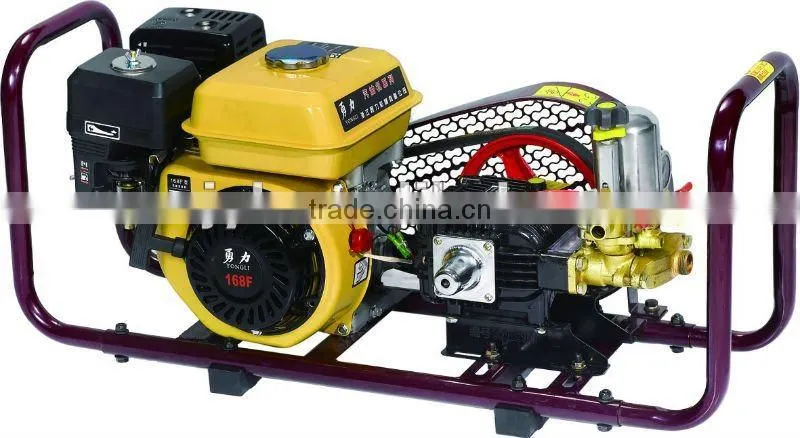 Garden power sprayer with honda engine