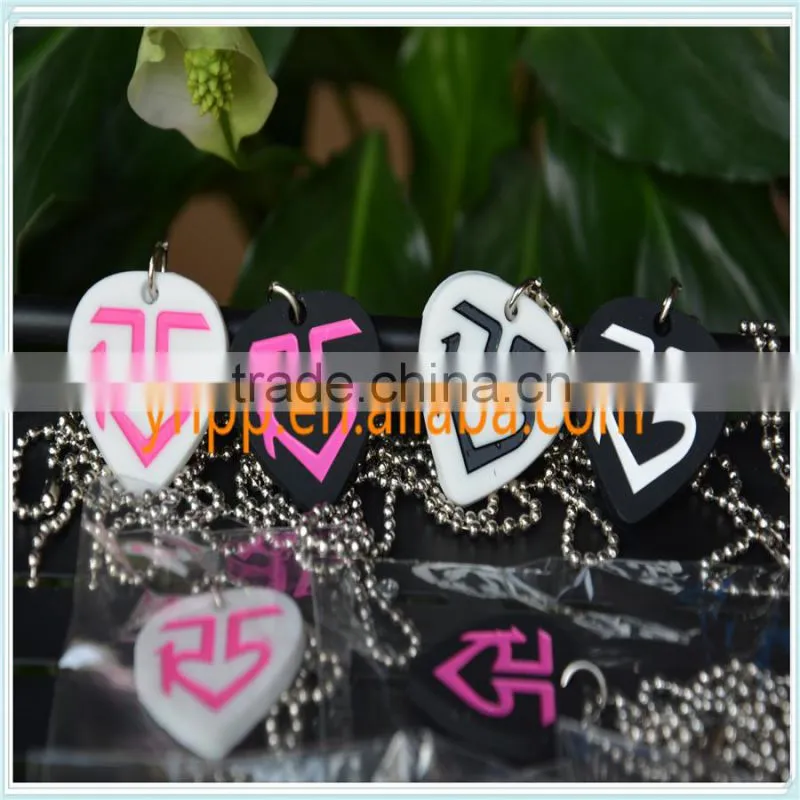 Custom Heart Shape R5 Silicone Dog Tag Pendant Necklace with Ball Chain