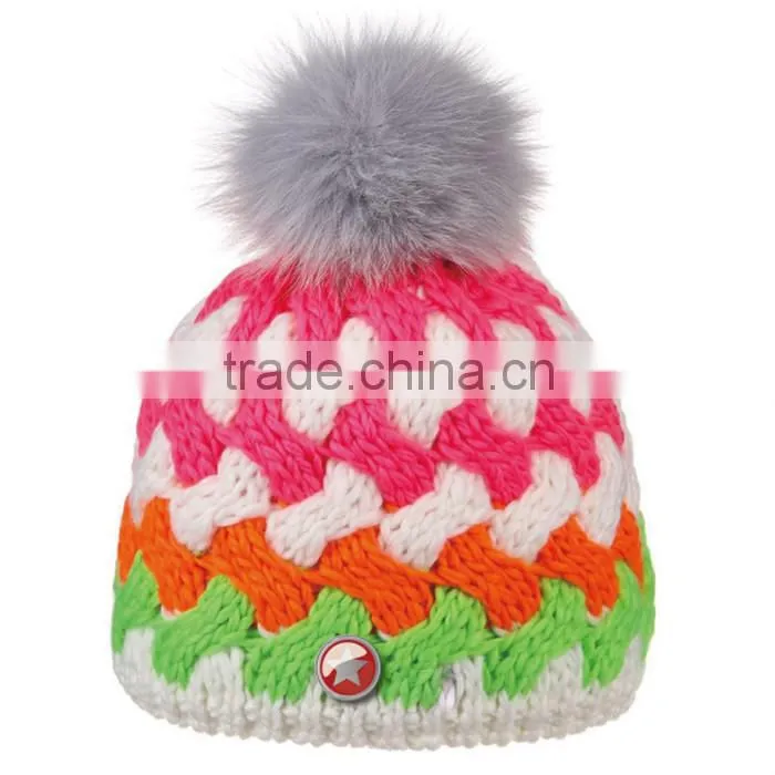 2015 CUSTOM CROCHET WOMEN'S POM POM WINTER HAT WITH LEATHER PATCH LOGO CHINA FACTORY