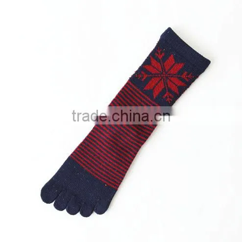 Bulk Wholesale Hot Sale Winter Fashion Thick Wool Yoga Injinji Custom Design Christmas Woman Cashmere Warm Toe Sock
