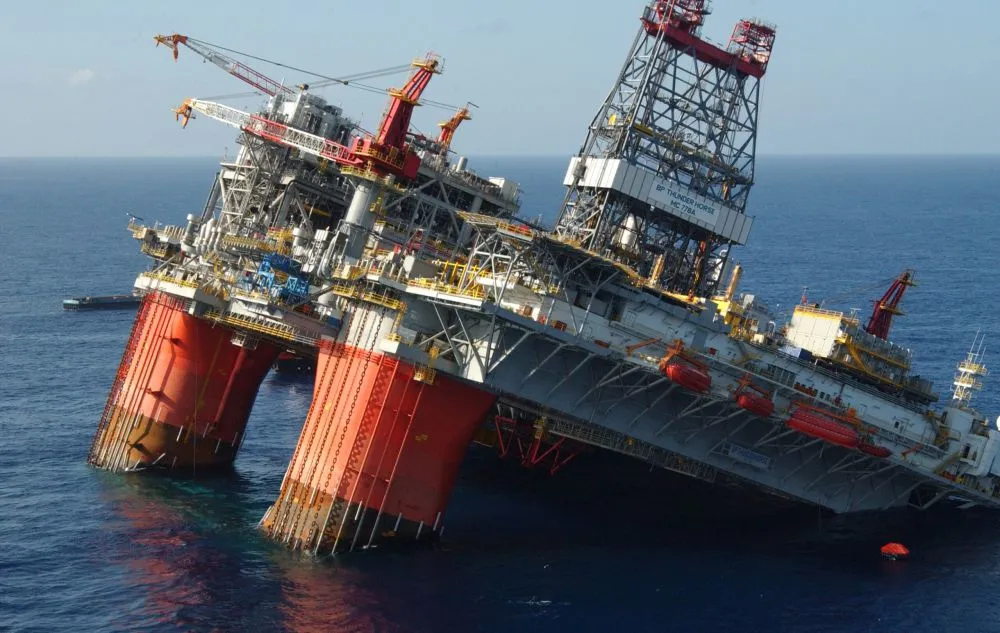 The 15 Biggest Oil Rigs/Structure in the World - No.8