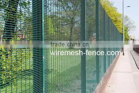 green vinyl coated welded wire mesh fence supplier