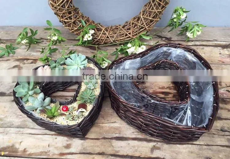 Handmade wicker basket heart-shaped retro pastoral desktop simulation flower planting pot plants meat storage basket