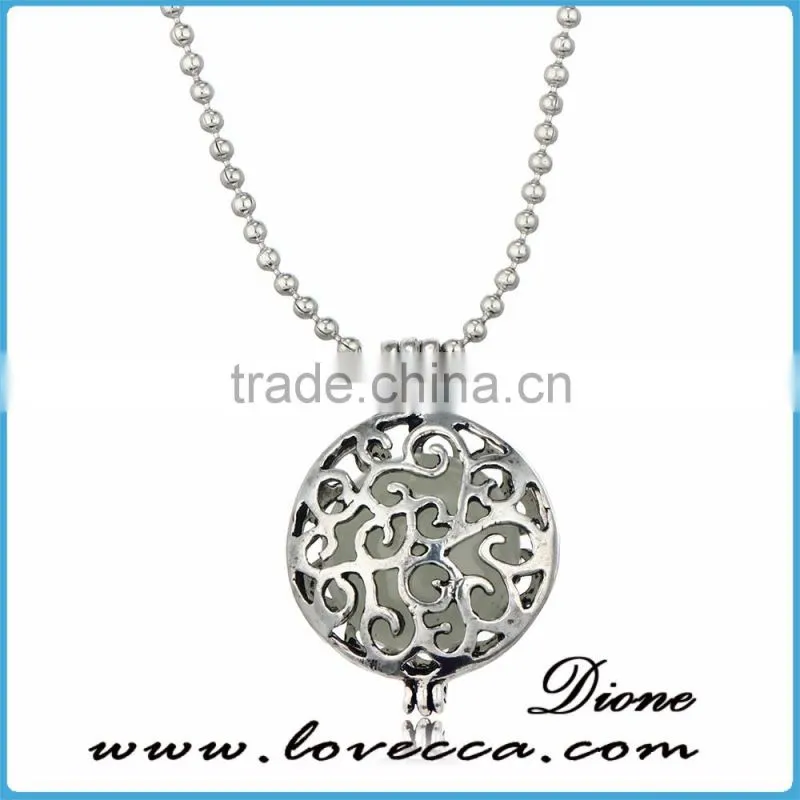 Best gift luminous pendant necklace hollow floating glow in the dark luminous necklace locket