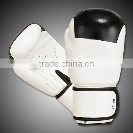 Professional boxing gloves