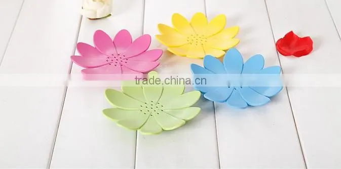 nice design plastic soap dish in flower shape