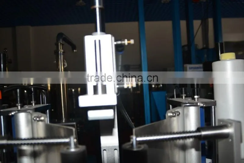 Sipuxin_Semi-automatic double sides flat plastic bottle labeling machine
