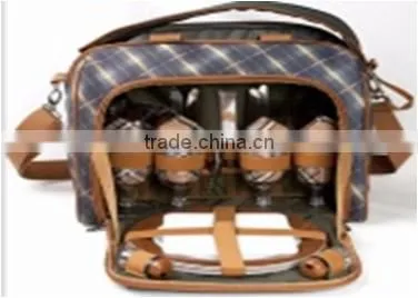 4 Person Picnic Bag with cooler compartment/shoudler strap/carring handle/front zip pocket