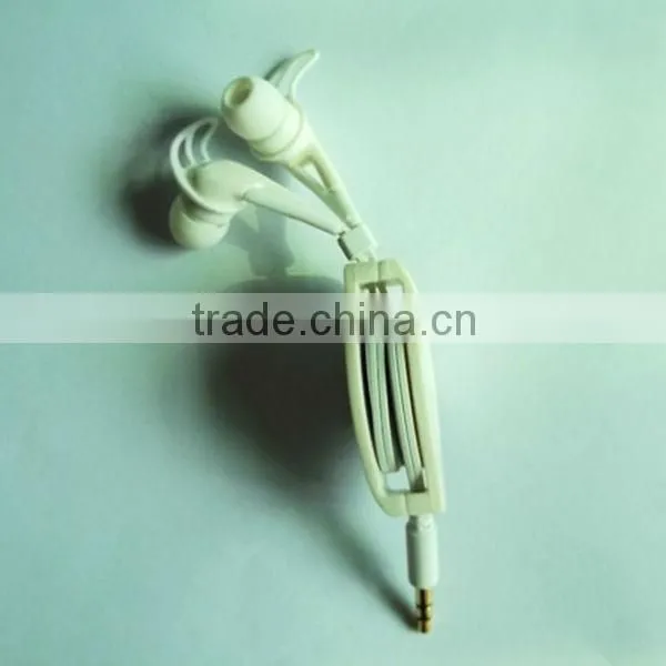 2013 new retractable fashion earbuds manufacturing for MP3