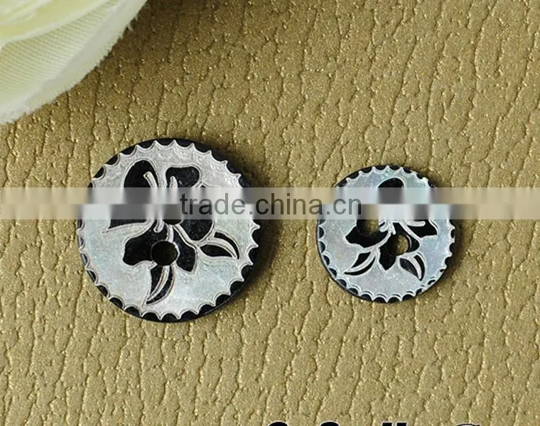 black 2 holes Japanese akoya shell button with flower laser engraved on for lady's clothing