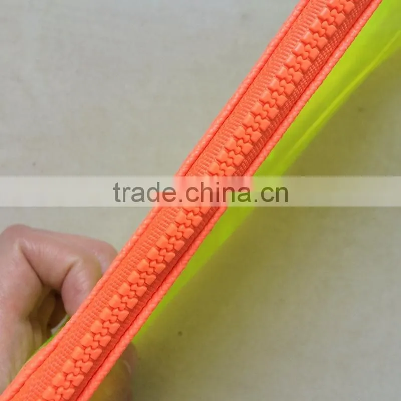 2014 new arrival wholesale customized yellow pvc zipper bag