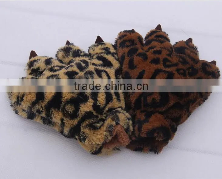 Lady Leopard bear's paw winter glove for cosplay