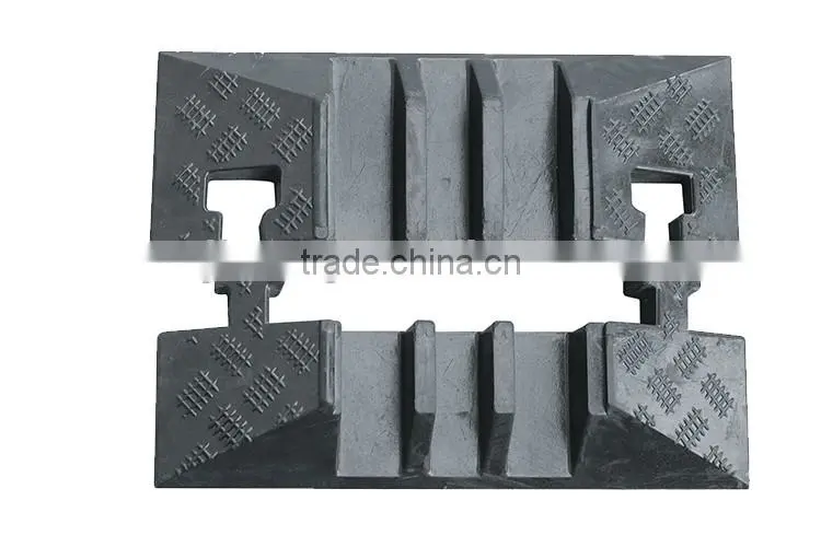 Lower Factoty Price 900*600*75mm Soft Flexible 3channels Rubber heavy duty cable protector