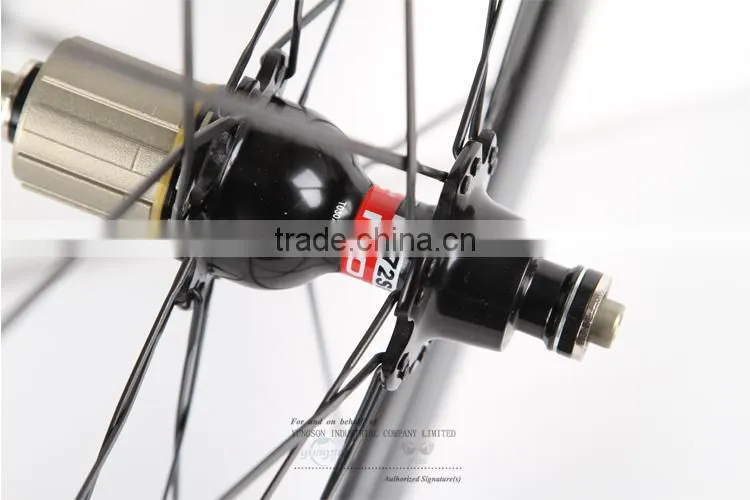2015-2016 Lightweight bicycles carbon wheels 700C clincher Wheelset made in carbon wheelset china