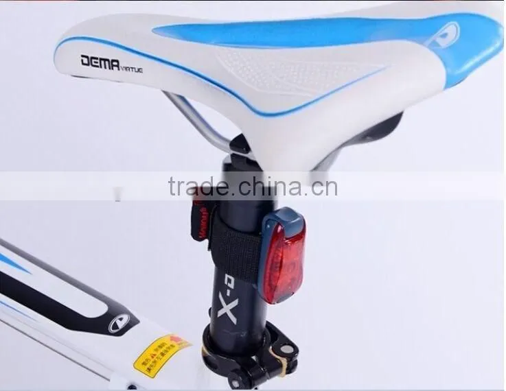 Wholesale promotion cheap safety clip flash running led light