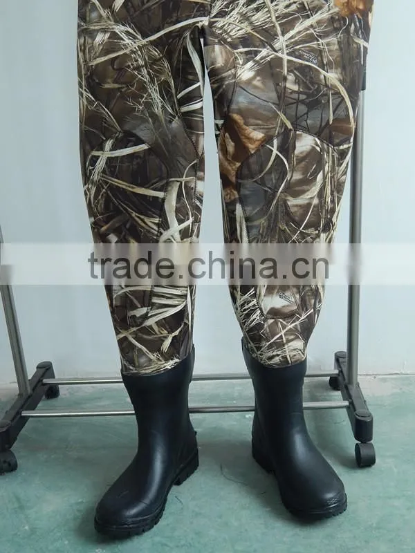 Neoprene hunting wader