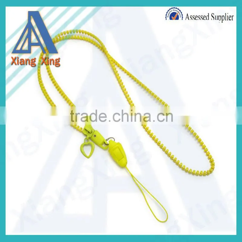 Customized logo cheap plastic diy promotional zipper lanyard