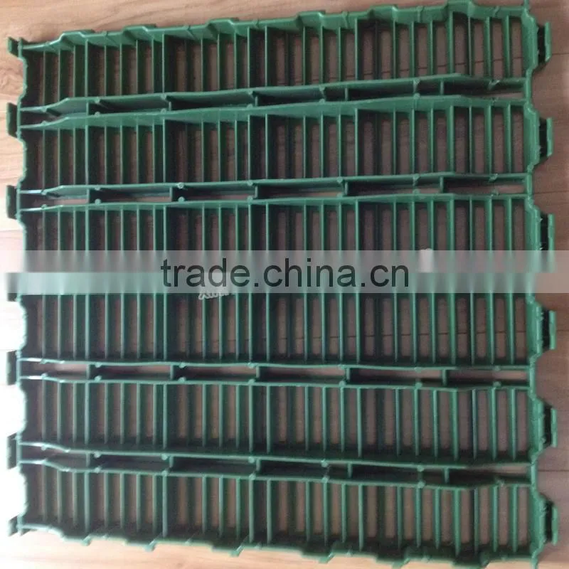 Plastic goat flooring