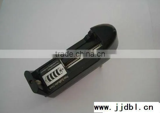 universal Li-ion battery charger 18650 li-ion battery li-ion charger 3.7v