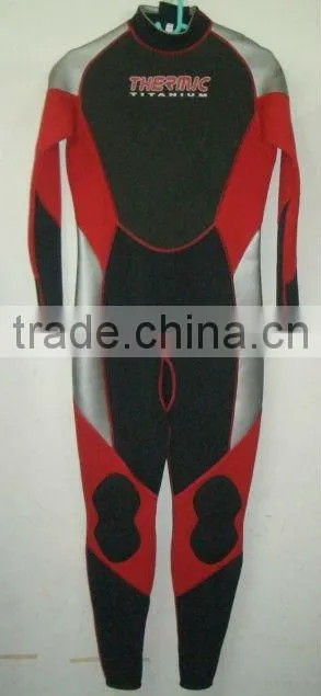 long sleeves neoprene diving suits women wearing neoprene suits