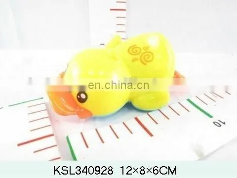 lovely swimming wind up toy duck