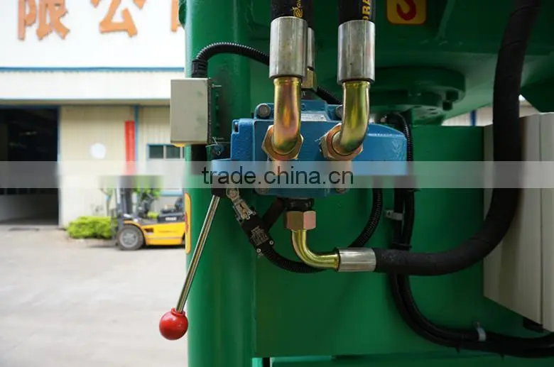 Waste paper hydraulic baling press
