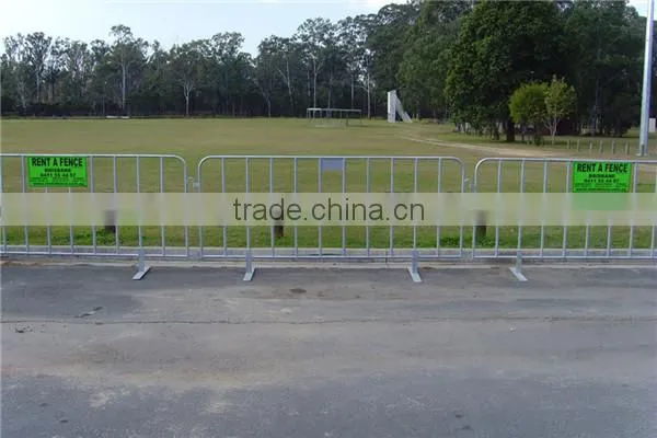 Crowd control barrier