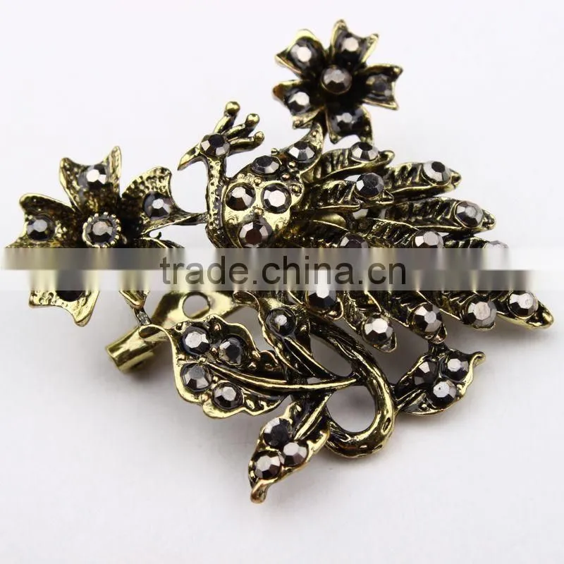 fashion crystal diamond brooches for wedding invitation