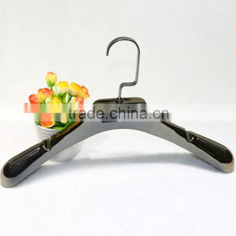 Wholesale electric clothes plastic hanger for coat