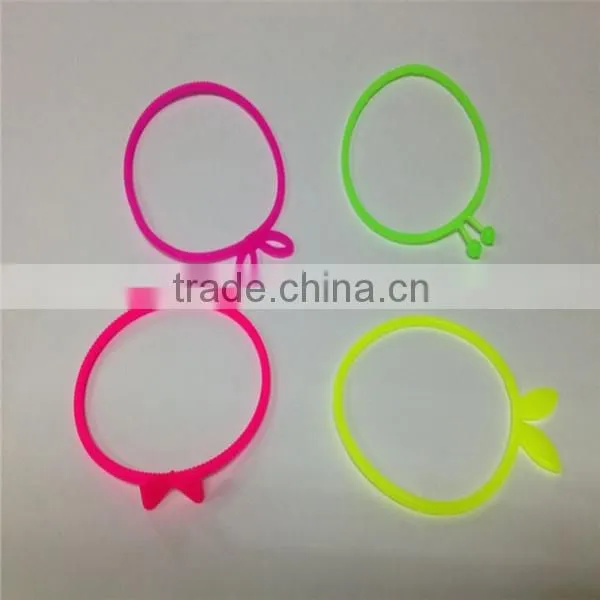 Food grade silicone wristbands/silicone wristband silicone bracelet/promotional gifts for lovely girls