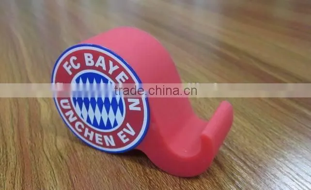 Silicone smartphone stand with custom pattern