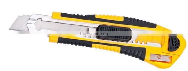 Stationery knife with skidproof rubber grip handle