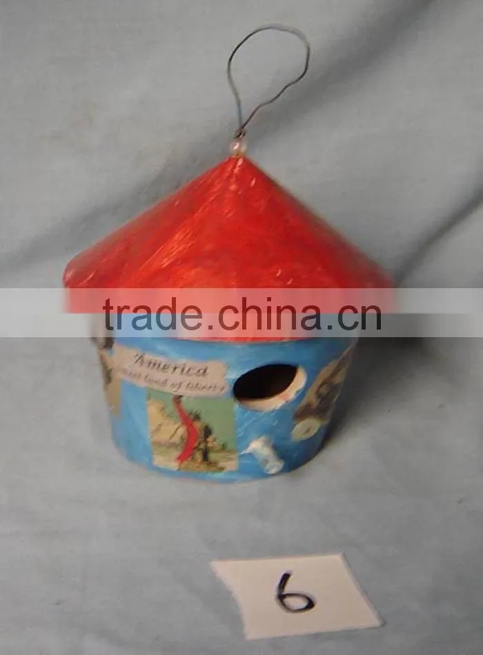Miniature wood crafts housesbird feeder , cheap wooden bird house and feeders, wholesale pine wood bird house with hanging
